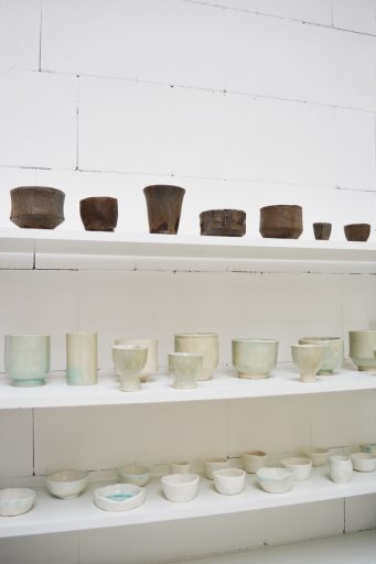 monane-handmade-ceramics-workshop-trinkgefässe-17